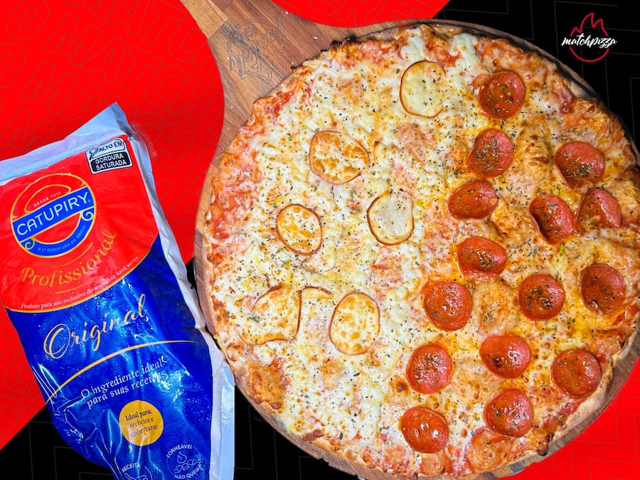 1/2 4 Queijos + 1/2 Pepperoni (Grande)