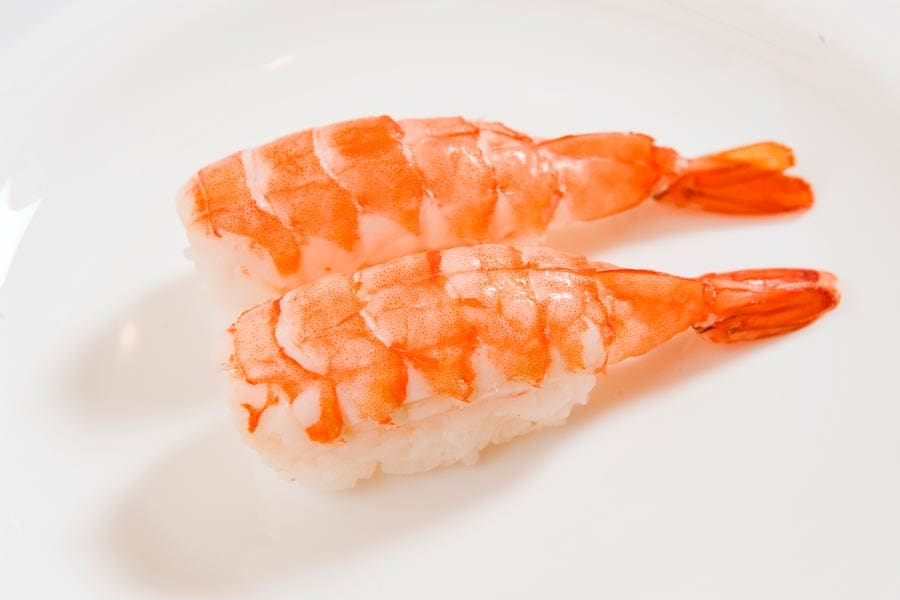 24 - nigiri  camarão (05 unidades)