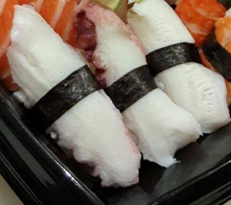 28 - nigiri takô - polvo (05 unidades)