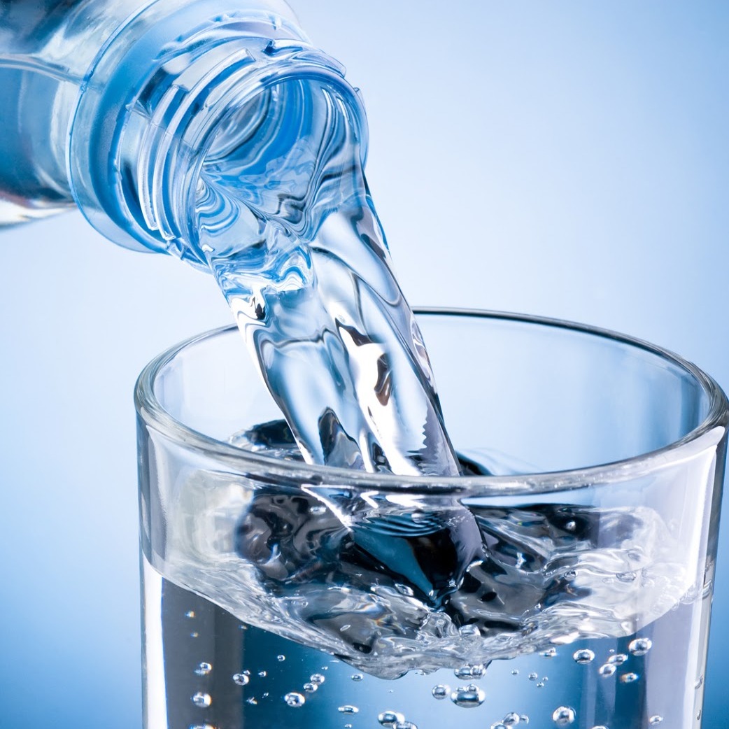 ÁGUA MINERAL COM GÁS 500 ML