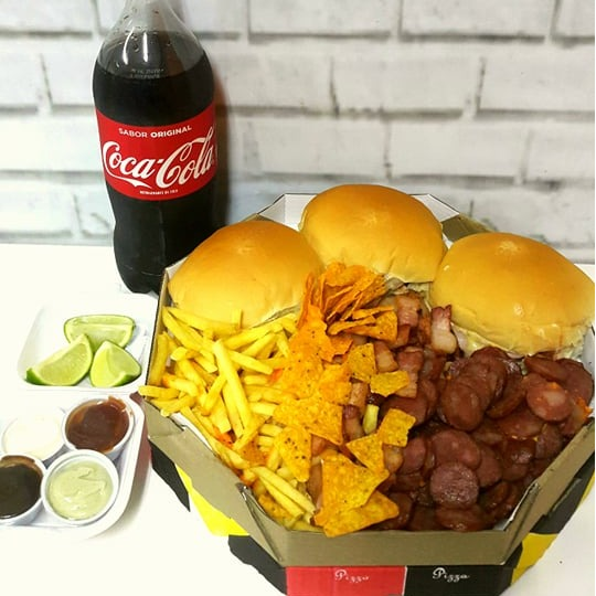 COMBO FAMÍLIA MAIS 3 DOG´S DOCE   + REFRIGERANTE 2 LITROS