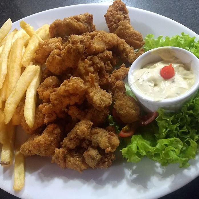FRANGO À MILANESA + FRITAS