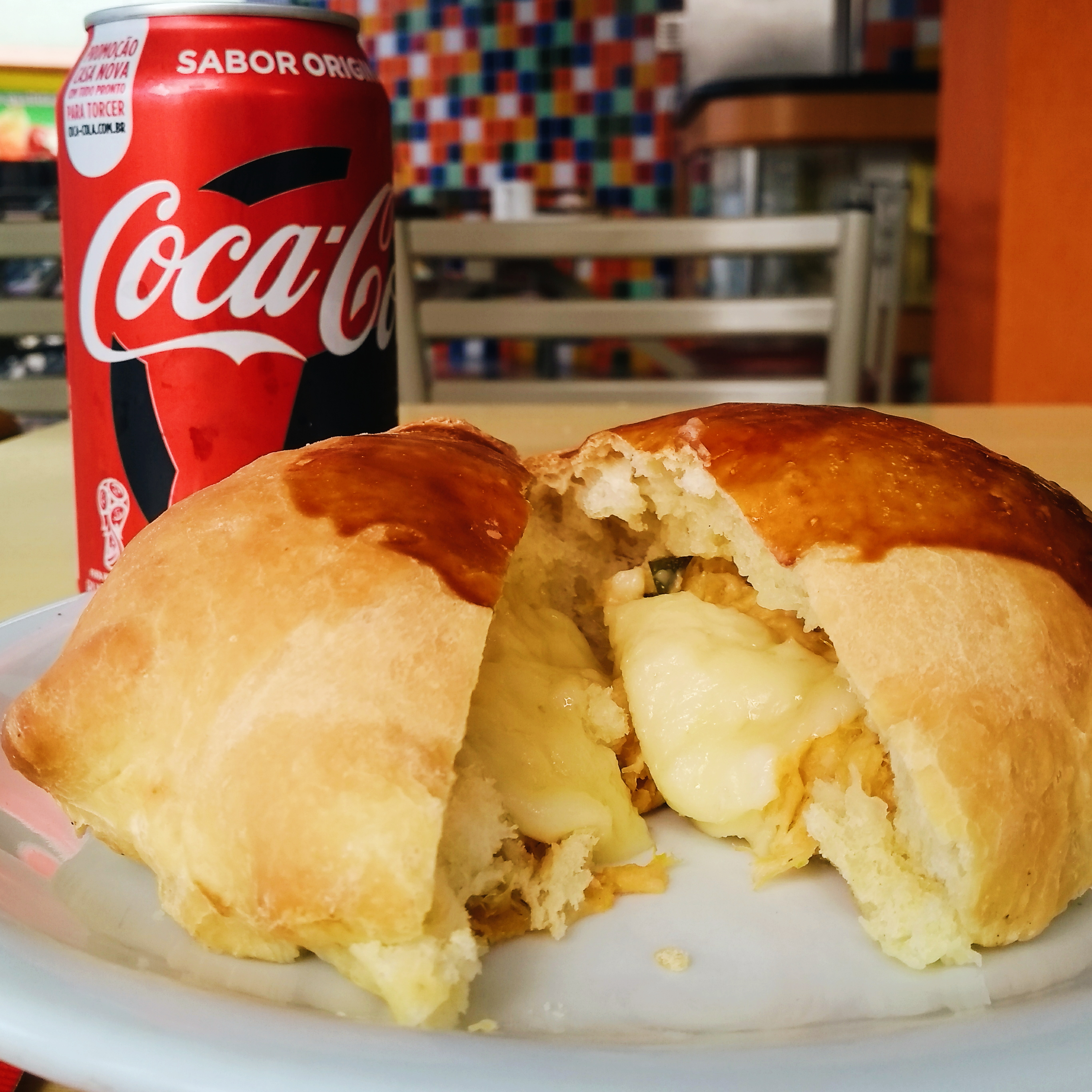 Esfirra de frango com catupiry