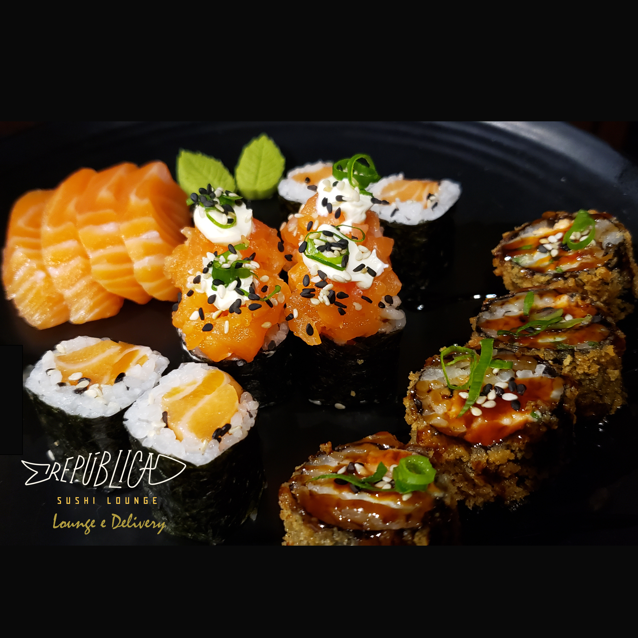 COMBO MONJOLO (TOTAL 16 peças) - 4 PEÇAS DE HOT  PHILADELFIA+ 4 PEÇAS SUSHI PHILADELFIA GOURMET + 4 SASHIMI SALMÃO + 4 SUSHI DE SALMÃO