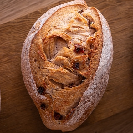 Pão de Vinho Tinto e Salame