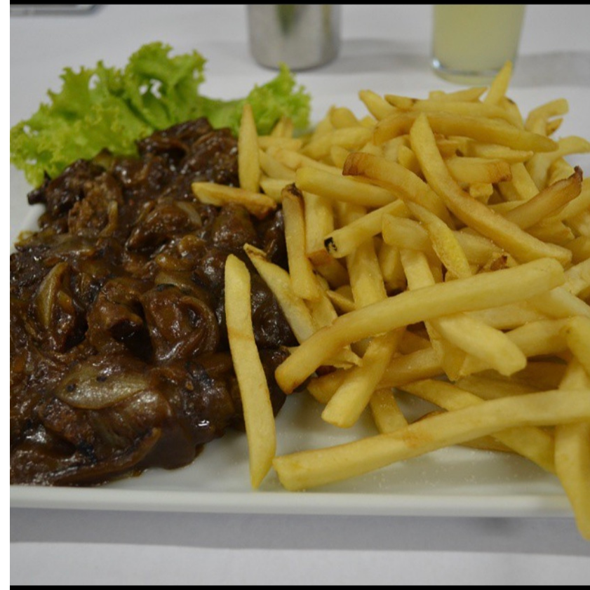 Filé acebolado com fritas