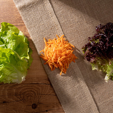 Mix de folhas orgânicas higienizadas com cenoura