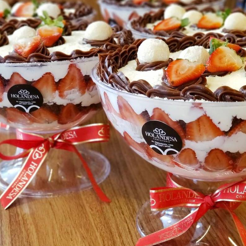 Taça Ninho com Brigadeiro e Morangos (não fazemos entregas desse ítem)