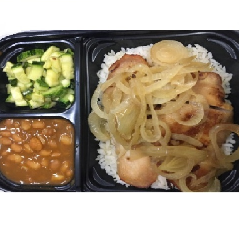 Tiras de frango acebolado