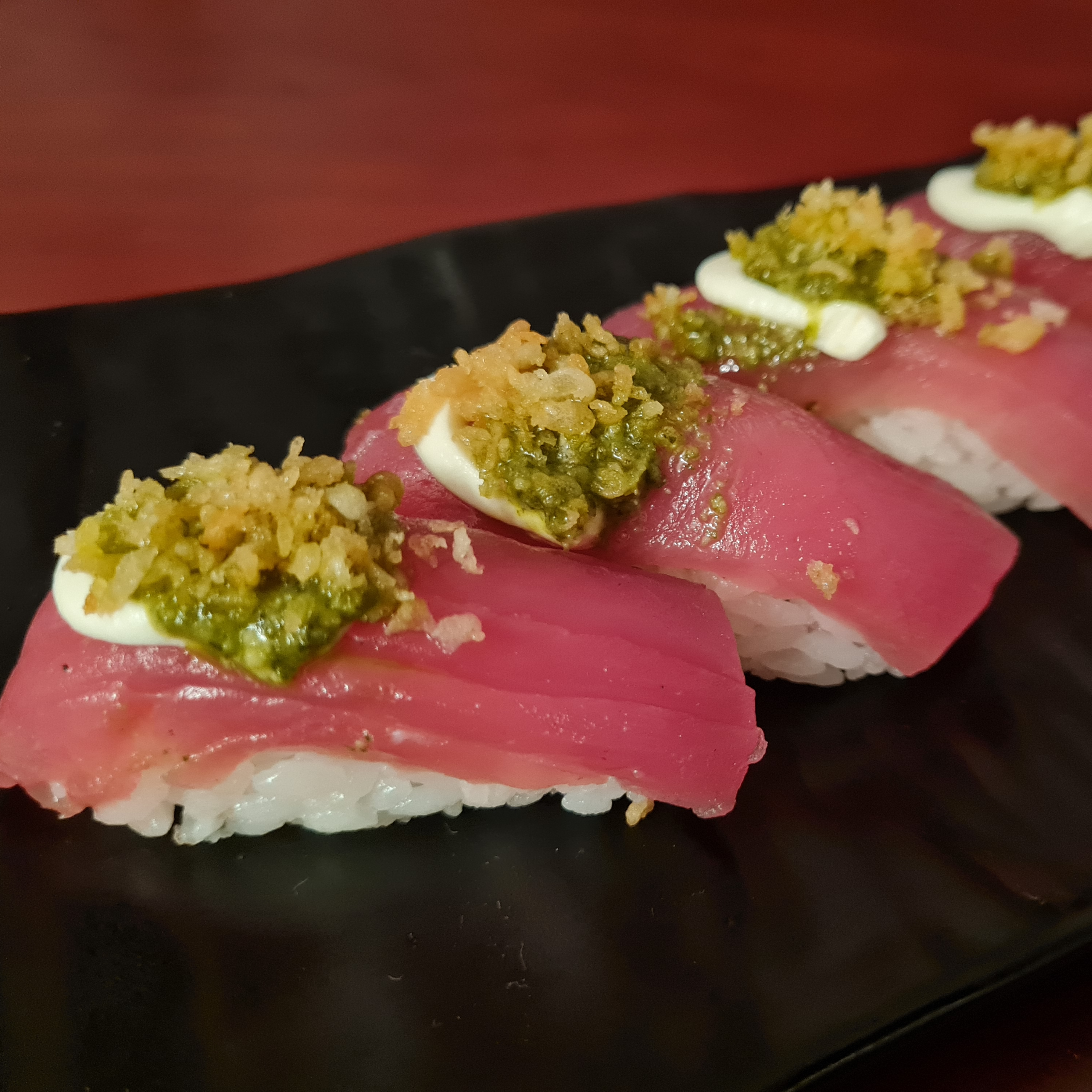 Sushi Atum Pesto