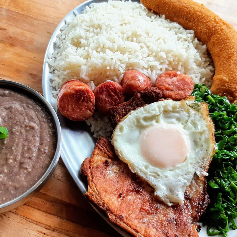 VIRADO: ARROZ, TUTU, COUVE, BISTECA, LINGUIÇA, TORRESMO E OVO