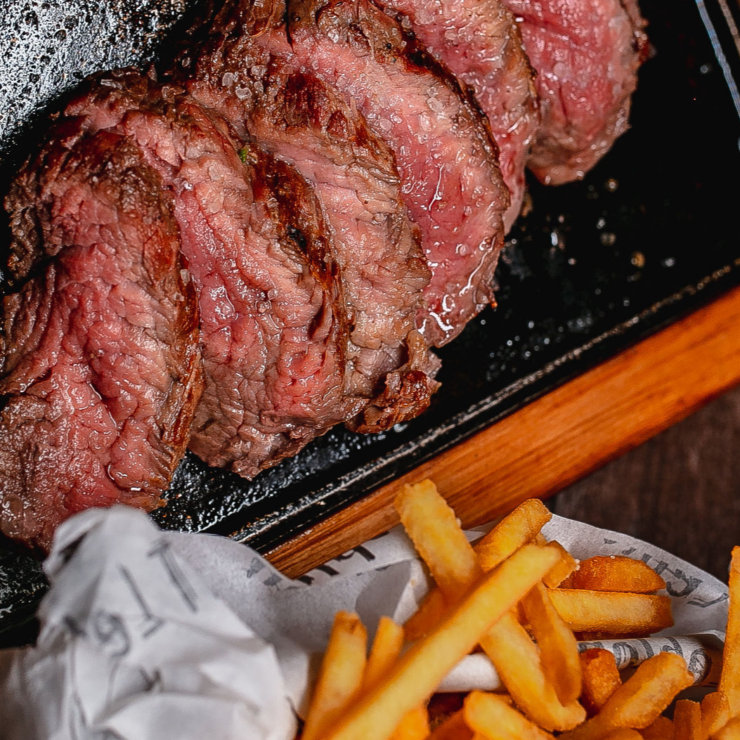 BABY BEEF ANGUS + FRITAS PROMO