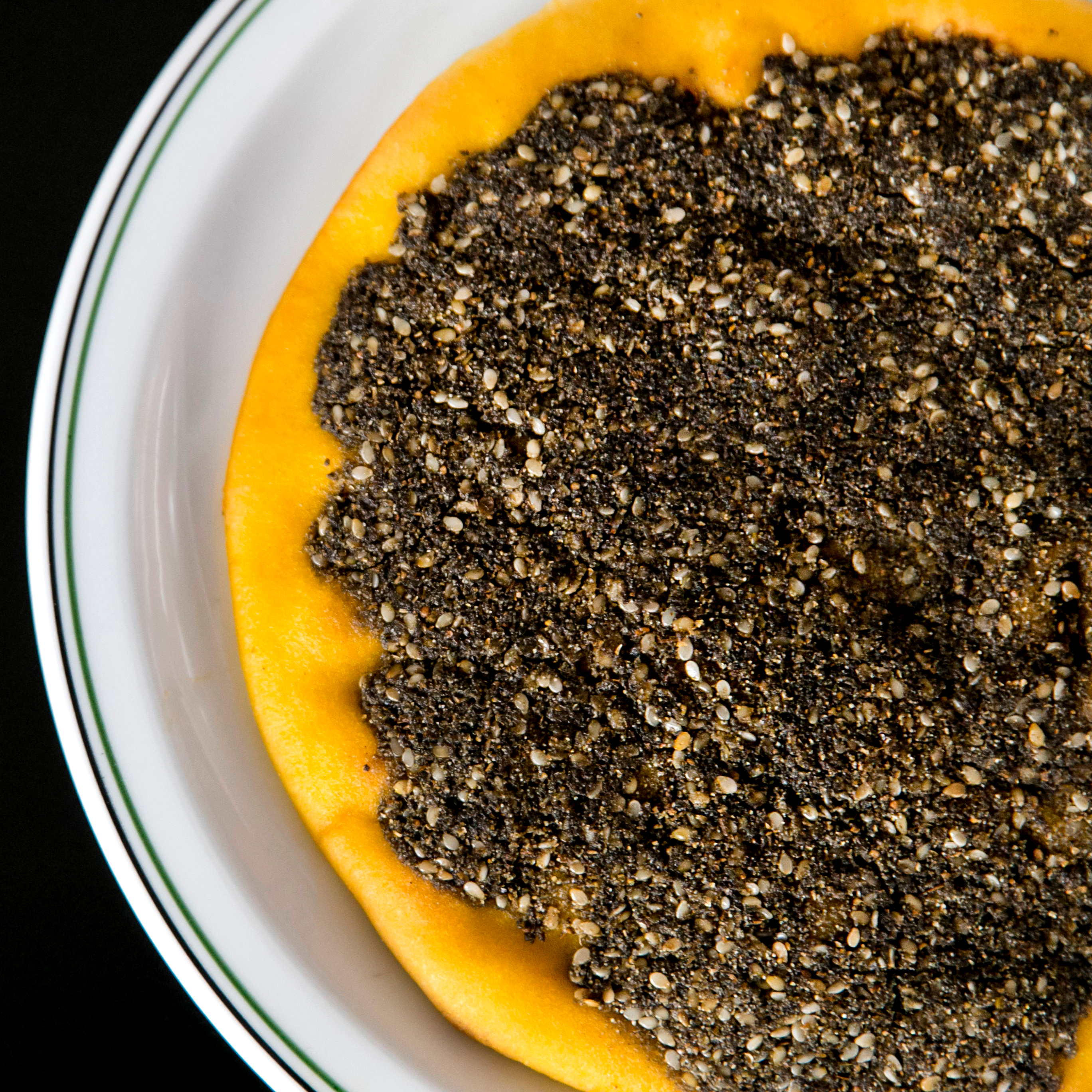 Esfiha de ZAATAR - MANAÍCHE - tamanho Ø 18 centímetros