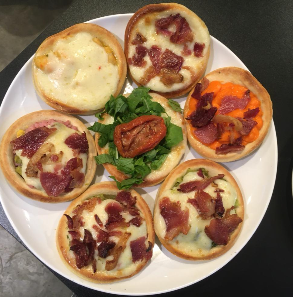 COMBO 2 - 20 ESFIHAS + REFRI 2LTS GRÁTIS