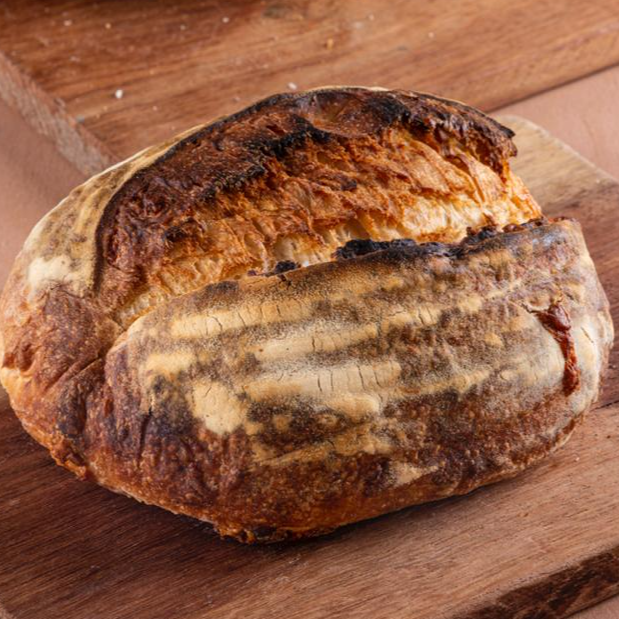 Pão Sourdough Calabresa Artesanal e Parmesão