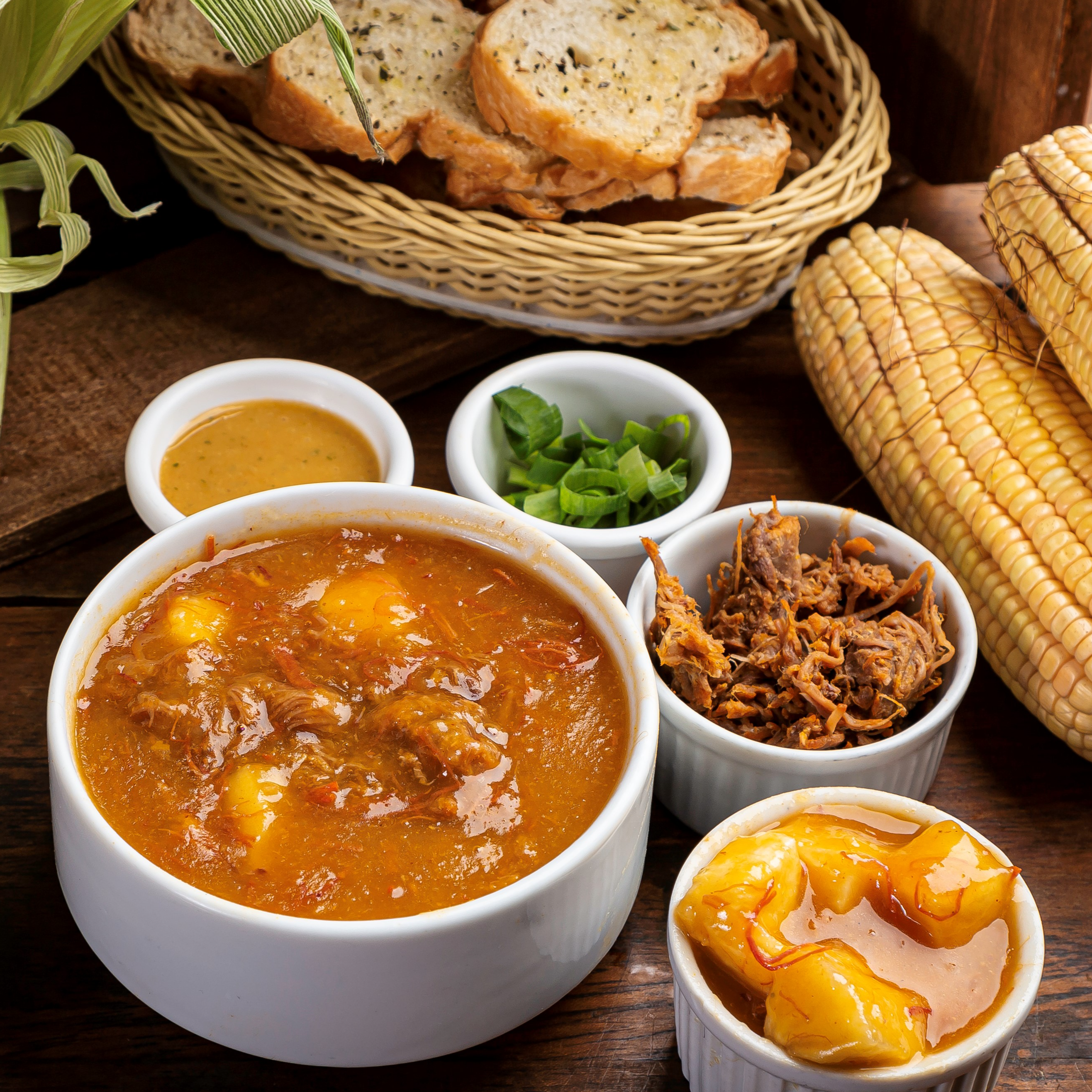 Caldo de Costela com Mandioca