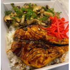 SALMÃO GRELHADO COM SHIMEJI