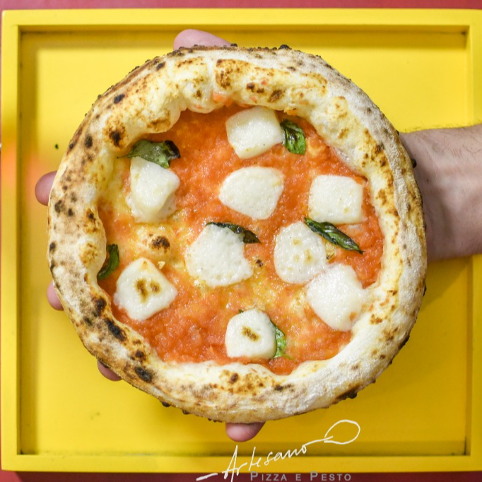 Mini Doc Vegana mais Taça de Vinho