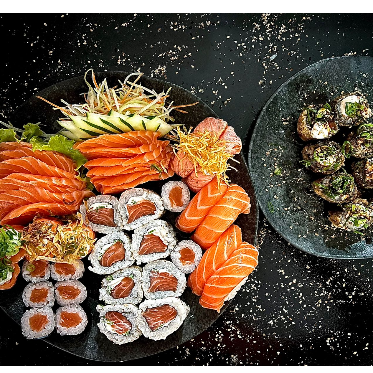 Combinado ipanema (40 peças de salmão + 8 peças de hot)