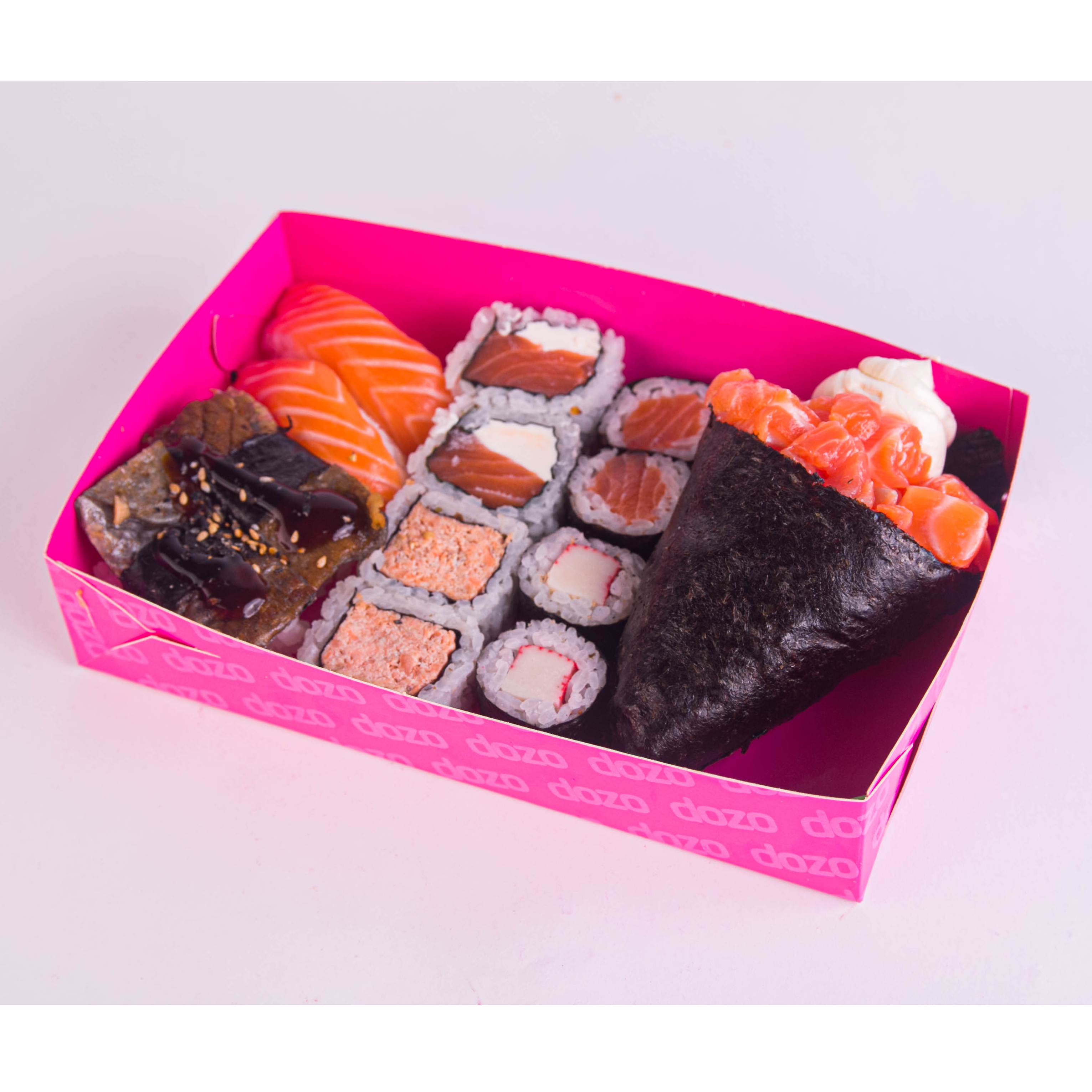 Novidade Em Promoção!!! Combinado #Émeu - 12 peças +1 TEMAKI À SUA ESCOLHA