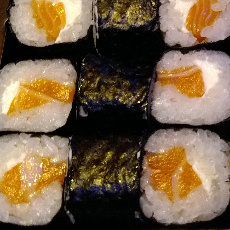 Meia porção de Hossomaki Filadelfia 4 unidades 