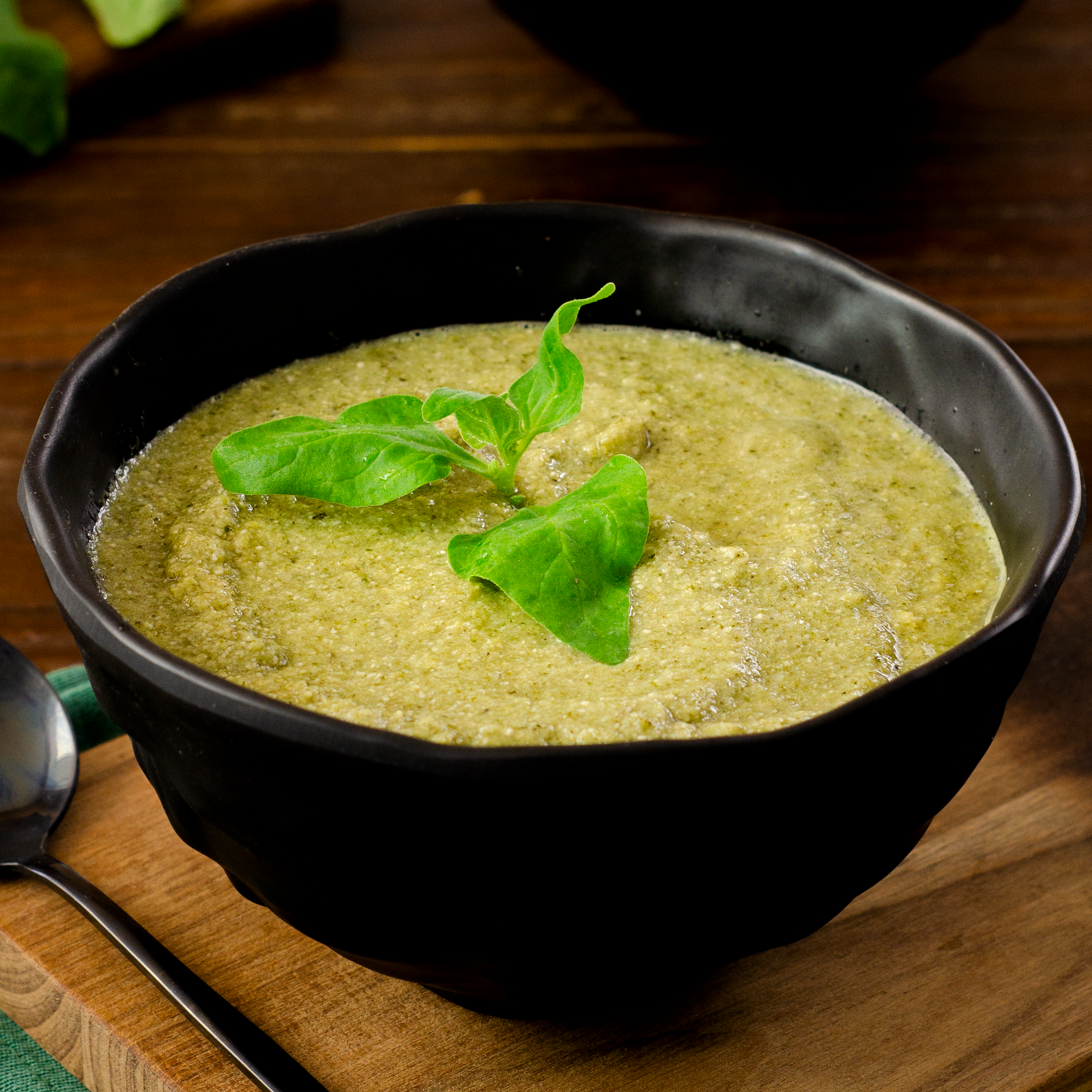 CREME DE ESPINAFRE COM GRÃO DE BICO E QUINOA