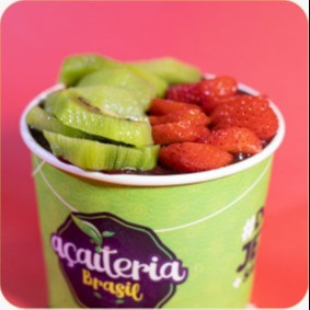 Frutas Tropicais - Acompanha: Banana + morango + kiwi e granola.