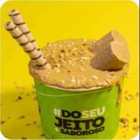 Paçoca - Acompanha: Paçoca + leite condensado e granola.