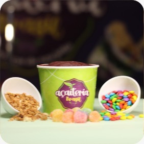 Kids- Acompanha: Jujuba + Confete e granola. *Dica: Experimente acrescentar Marshmallows _R$ 2,50.