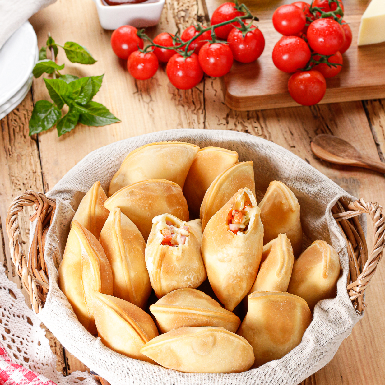 Porção à partir de 15  pastéis