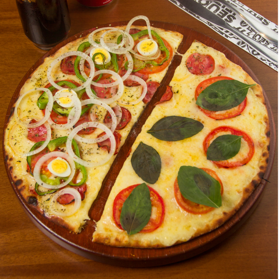 Pizza meio a meio de 20 cm