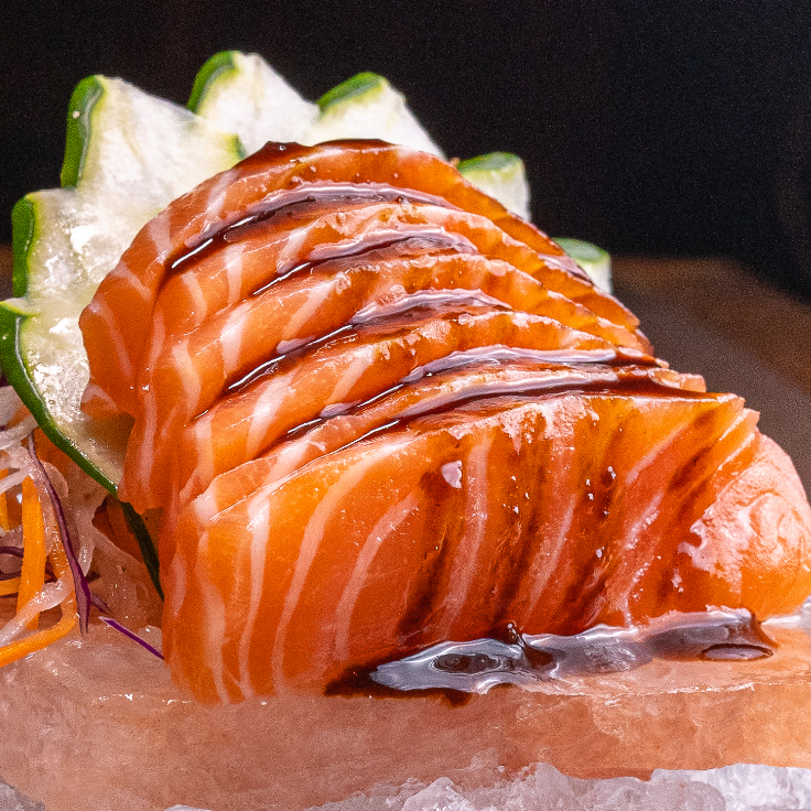 Sashimi Salmão Alho Negro (6 peças)