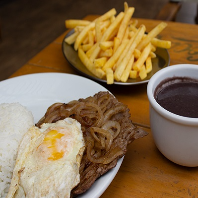 À la minuta de filé acebolado