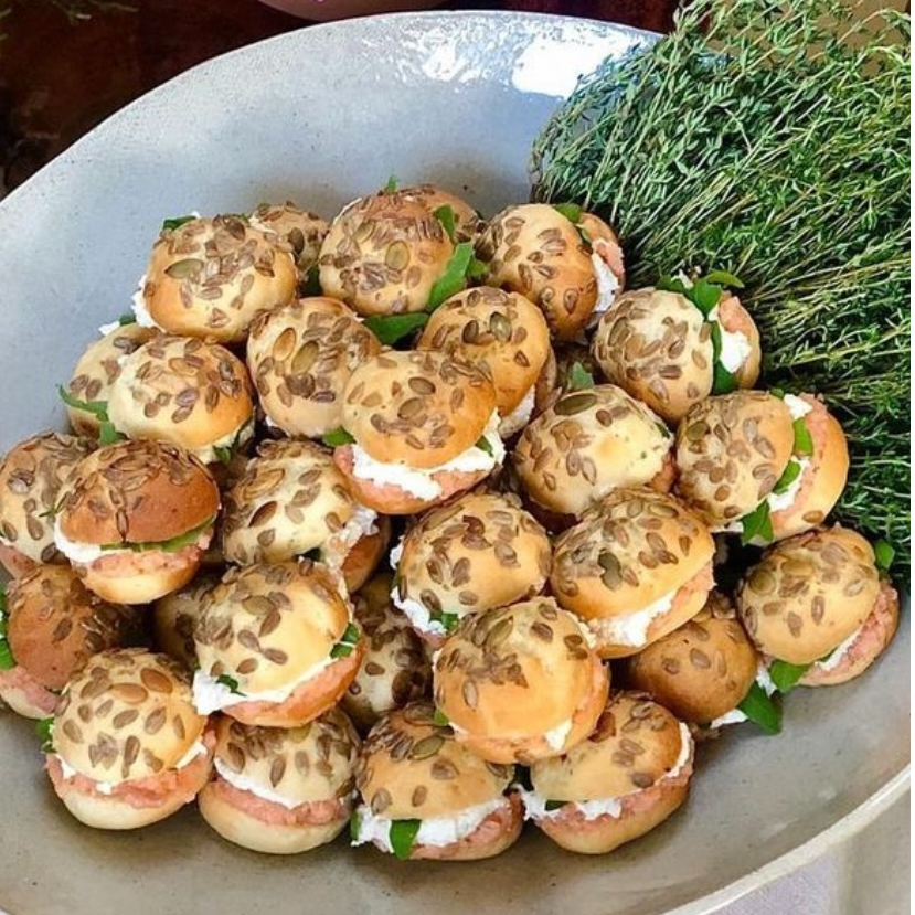 Pão Bisnaguinha com Sementes pacote com 10 unidades