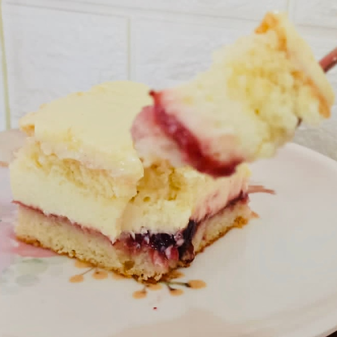 Gelado de limão Siciliano com geleia de frutas vermelhas