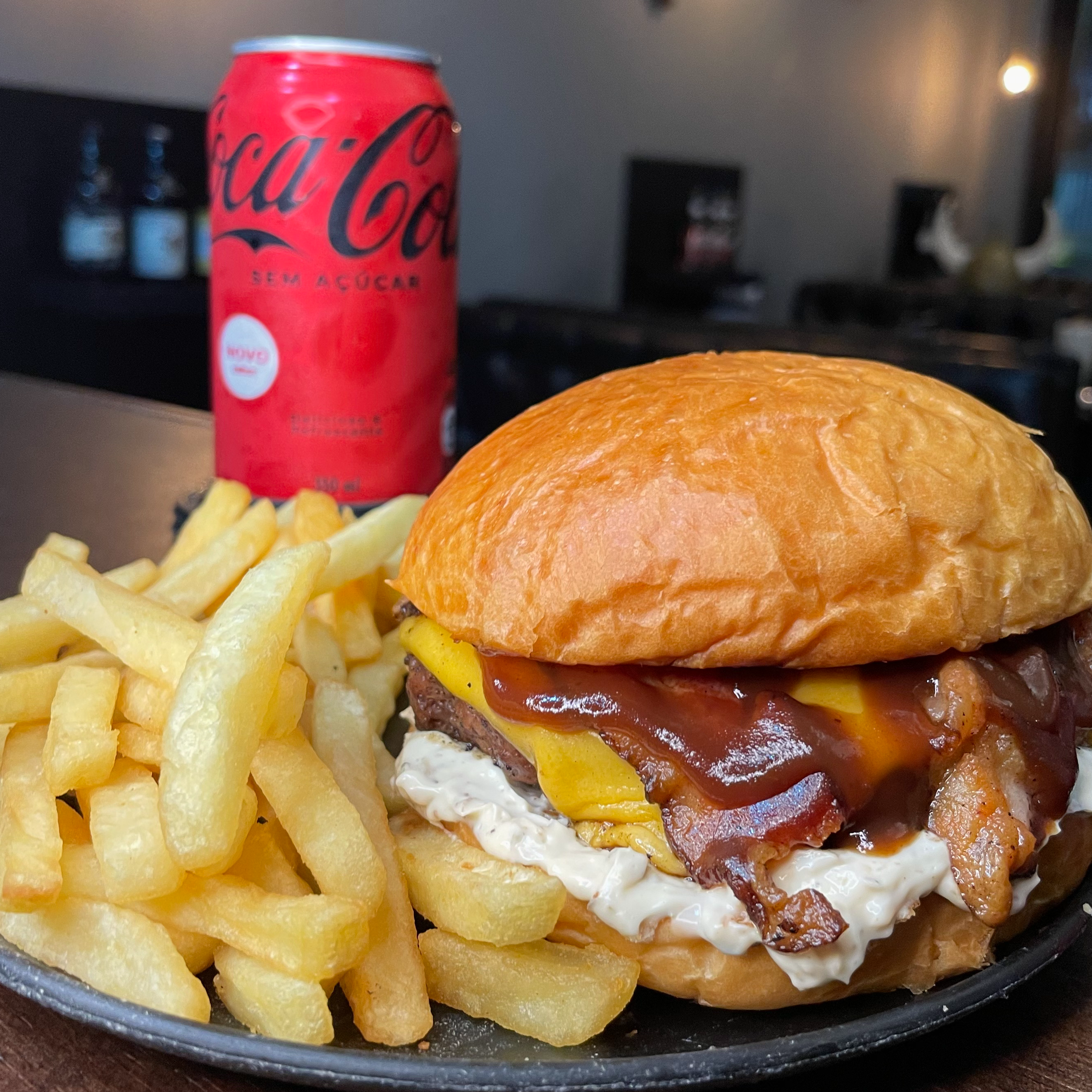 Gladiador + Fritas + Refri - Quarta Medieval 