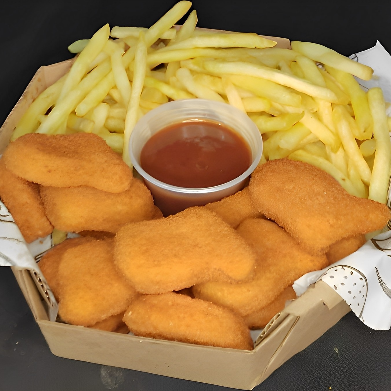 combo de 20cm com nuggets e batata simples