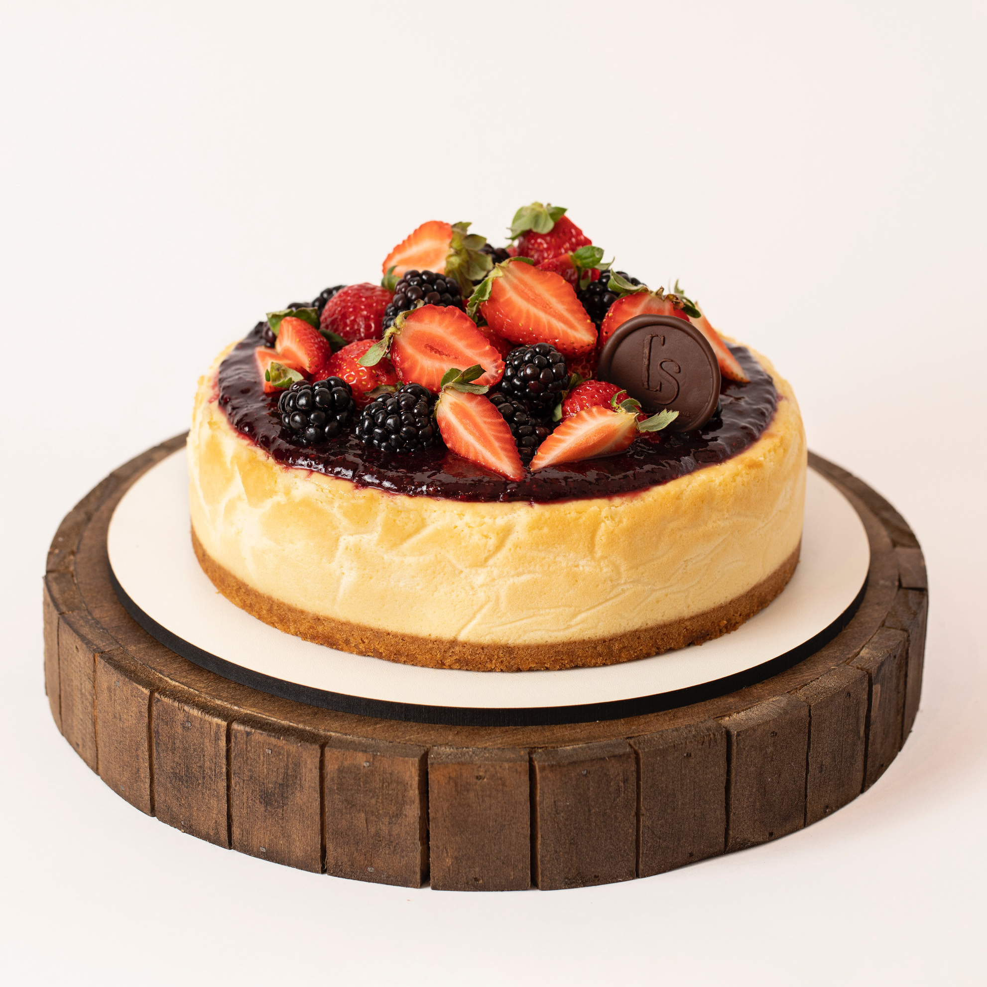 CHEESECAKE COM FRUTAS VERMELHAS