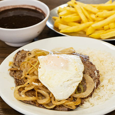 À la minuta de alcatra acebolado