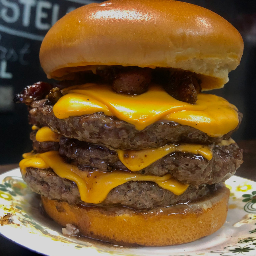 Hambúrguer Triplo Cheddar