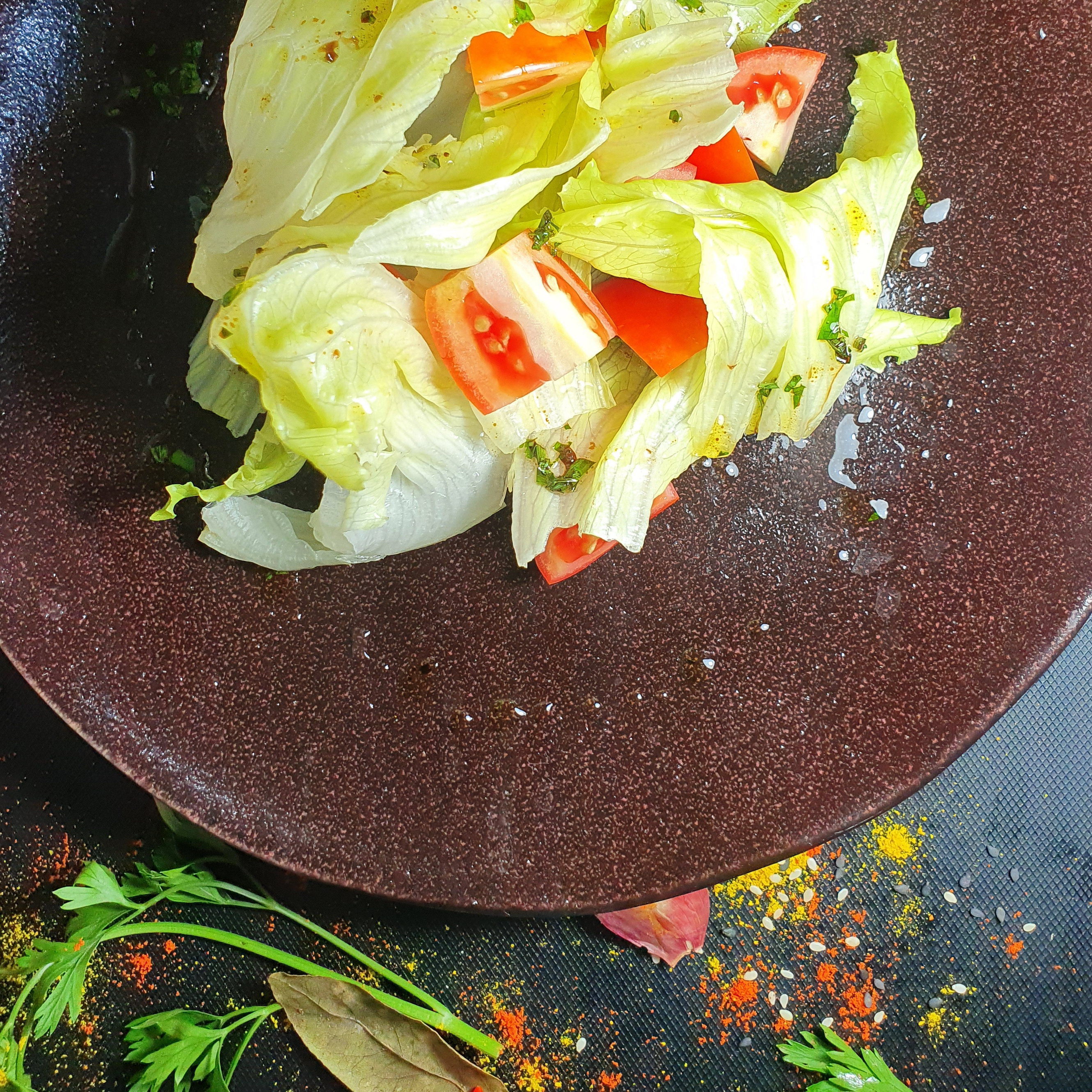 Salada de alface e tomate 