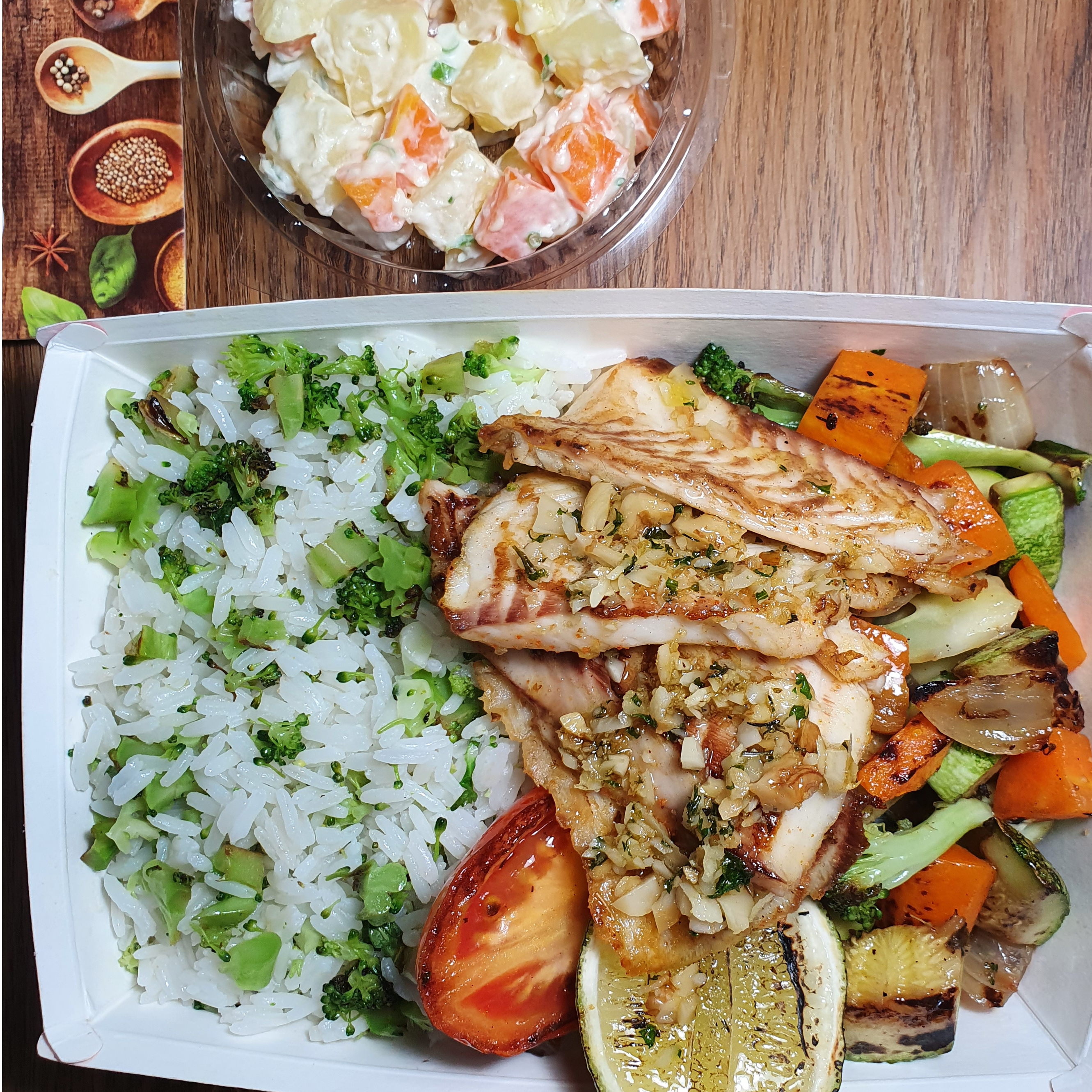 Filé de tilápia grelhado com pesto (opção 1) 