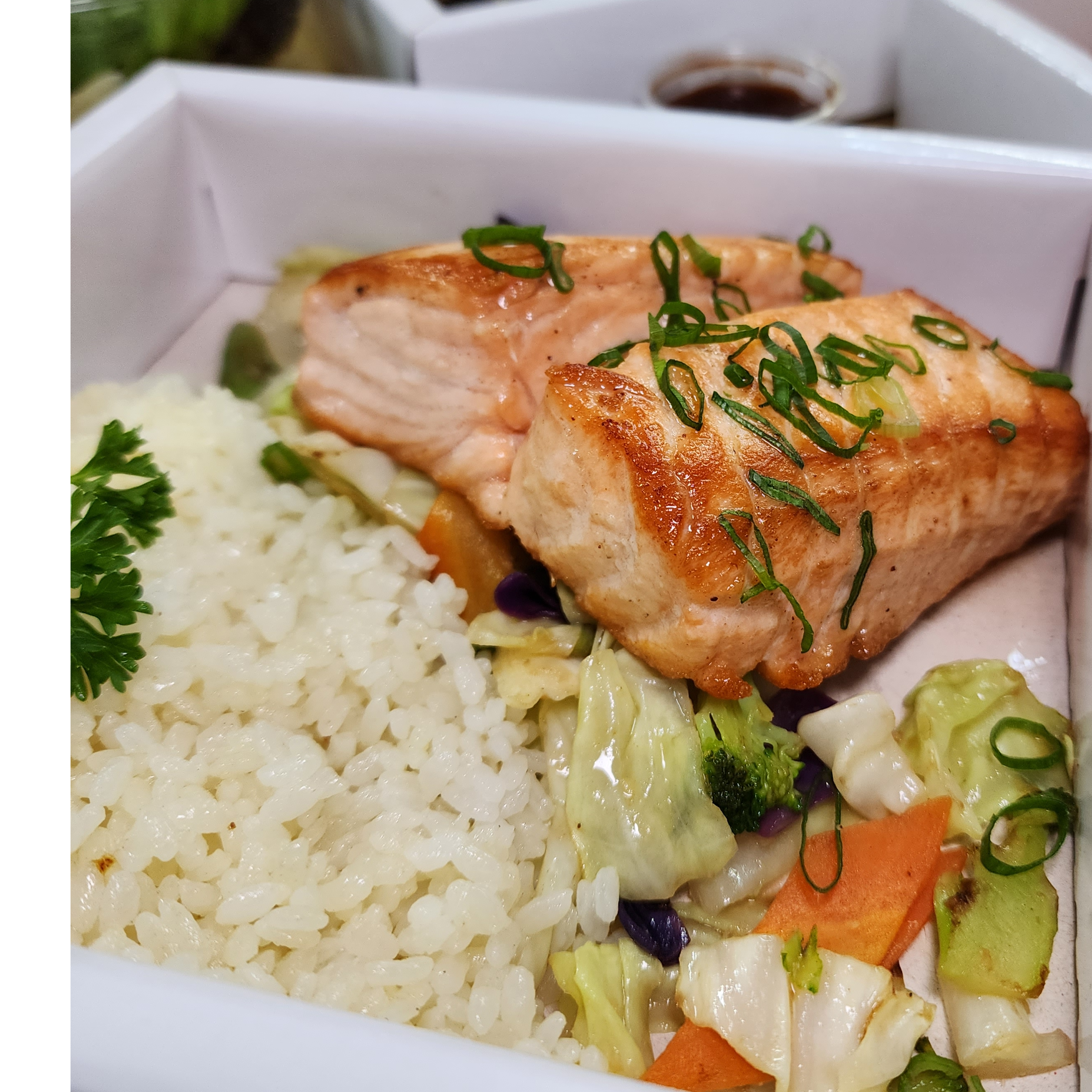 Salmão grelhado + sobremesa