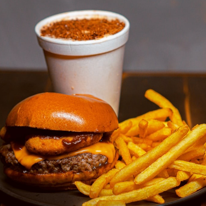 Cabuloso + Batata + Milkshake de Ovomaltine 