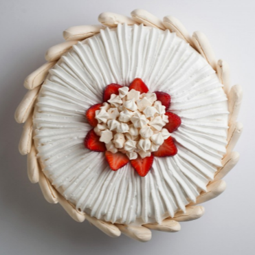 Bolo de Morango com Suspiro (Aprox. 0,500g) - RETIRADA LOJA