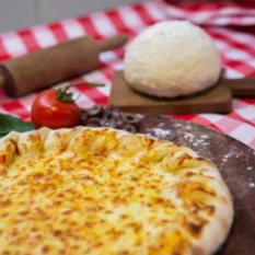 1 Pizza Salgada 40cm + 1 Pizza Doce 25cm + 1 Bebida 1,5l (Grátis)