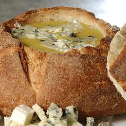 Creme de batata baroa e gorgonzola  sem pão italiano