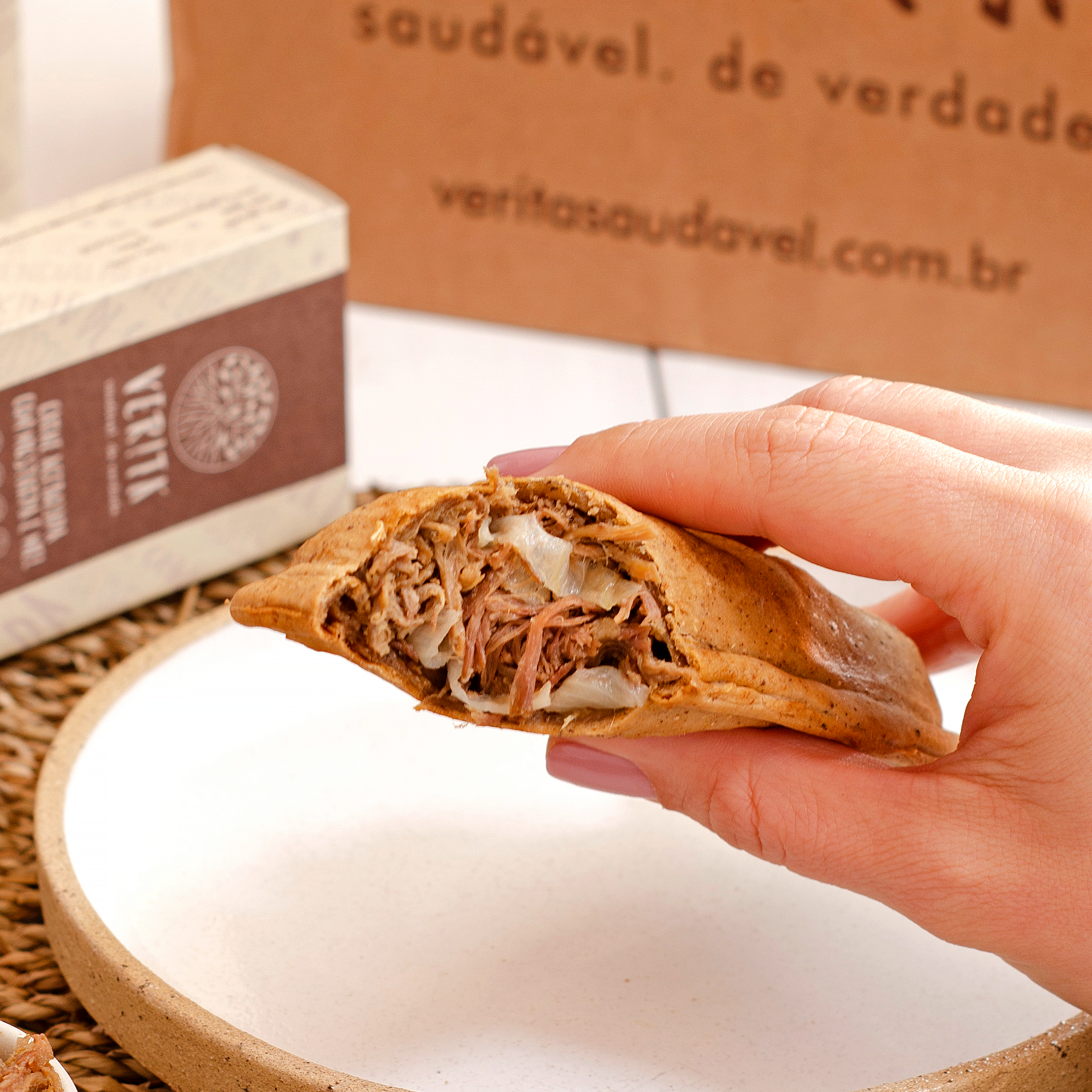 VERITÁ DE CARNE ACEBOLADA COM MOSTARDA E MEL