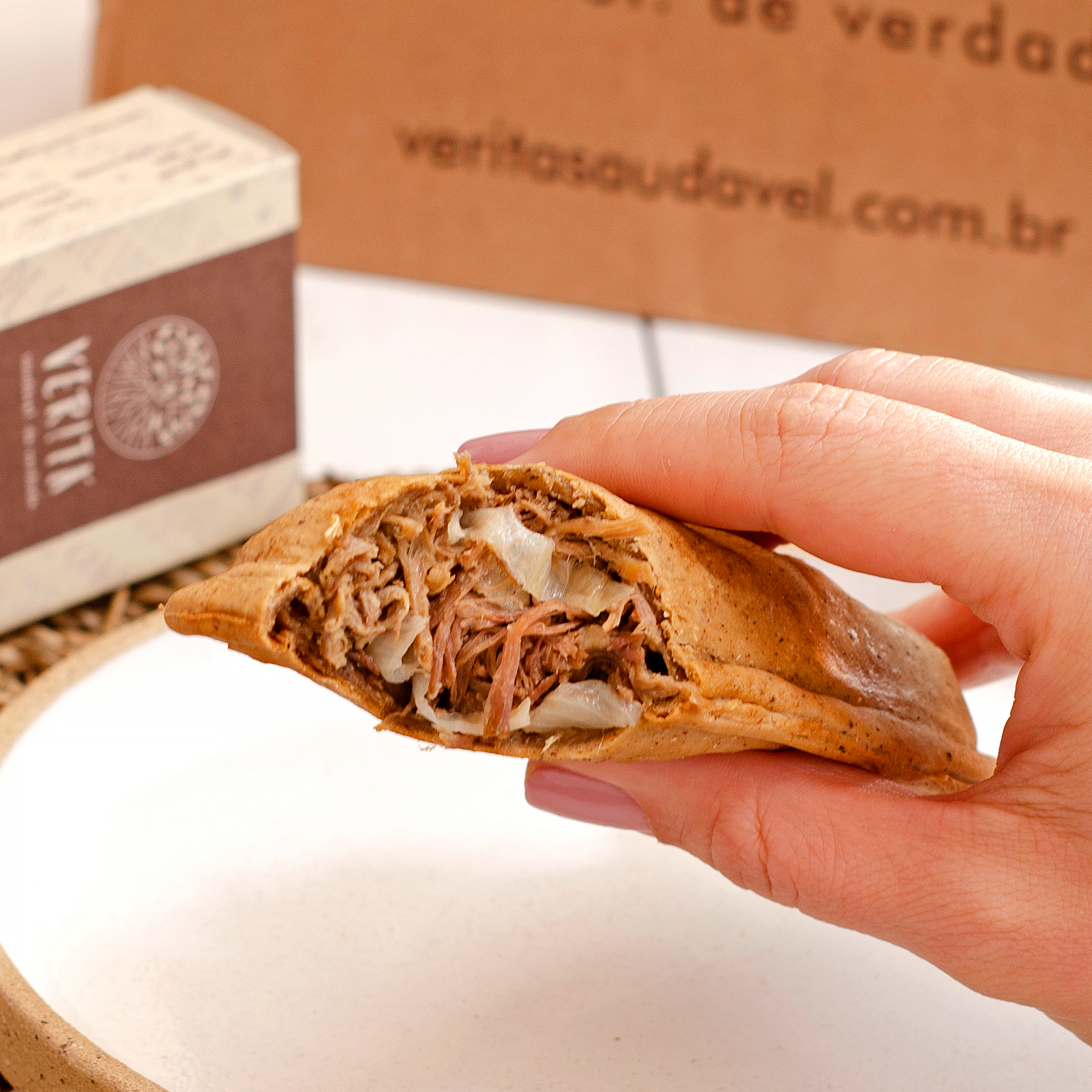 VERITÁ DE CARNE ACEBOLADA COM MOSTARDA E MEL 