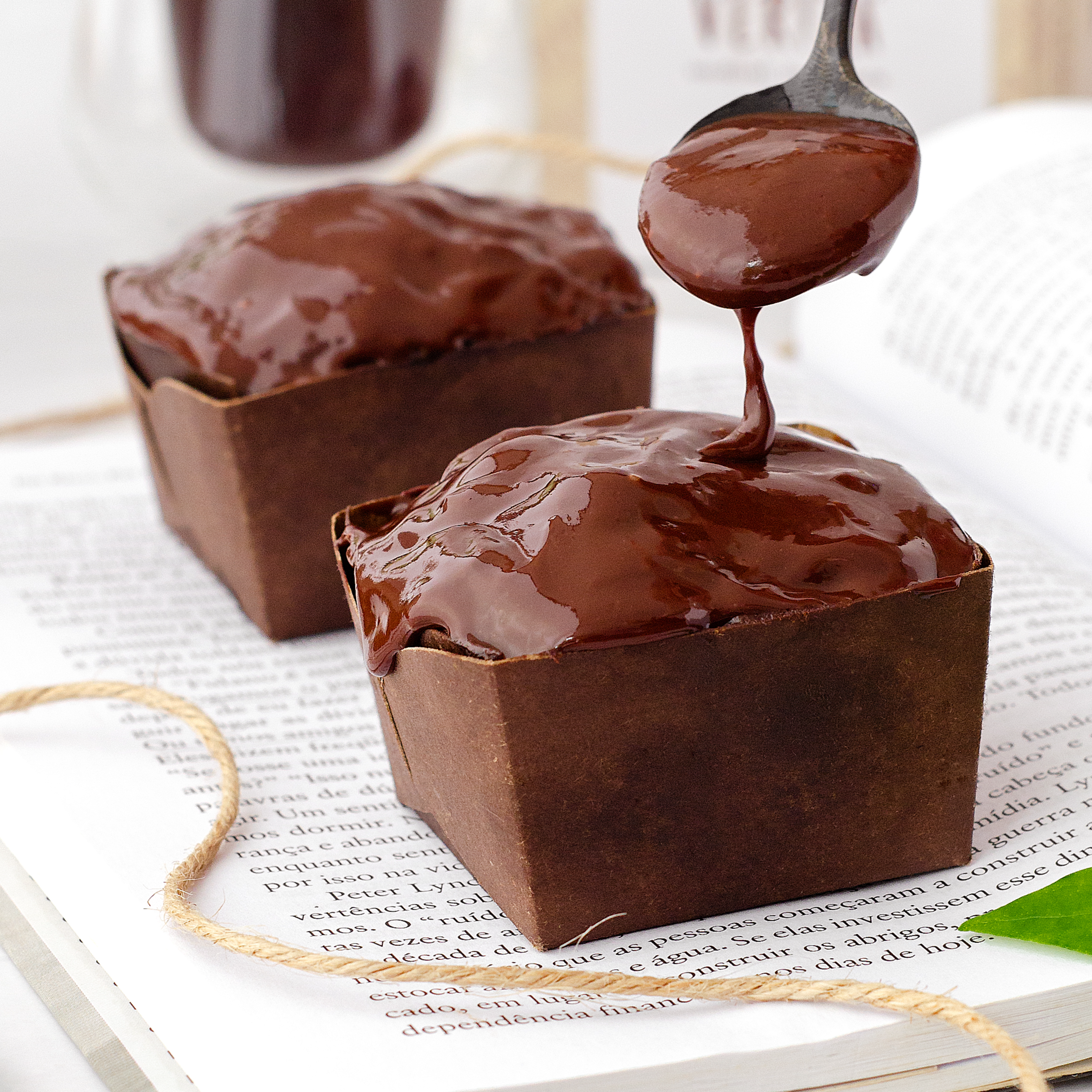 BOLO DE GOTAS DE CHOCOLATE 70%